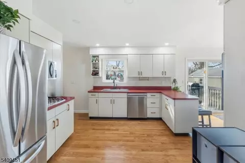 283 Arnold Ave, North Plainfield, NJ 07063 photo 8