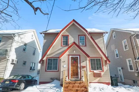 47 Elycroft Pkwy, Rutherford, NJ 07070