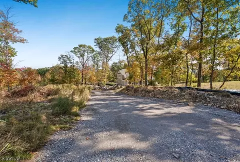 5 Bristol Ridge Rd, Boonton Twp, NJ 07005