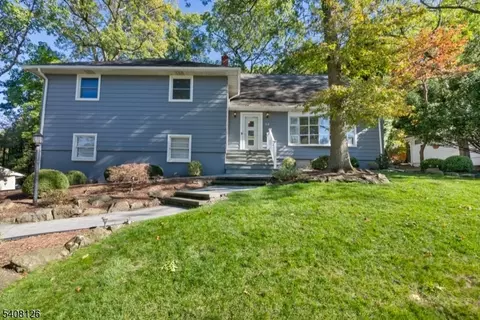 44 Rumson Rd, Livingston, NJ 07039