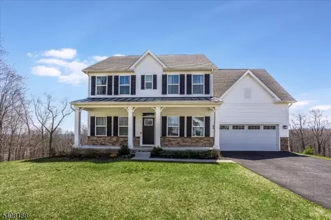 37 Esposito Ln, Landing, NJ 07850