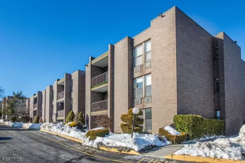 355 River Rd #H, Nutley, NJ 07110