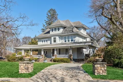 317 Prospect St, Ridgewood, NJ 07450