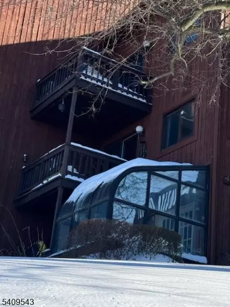 4 Red Lodge Dr #7, Vernon, NJ 07462