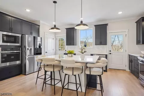 41 Kelly Ln, Wharton, NJ 07885
