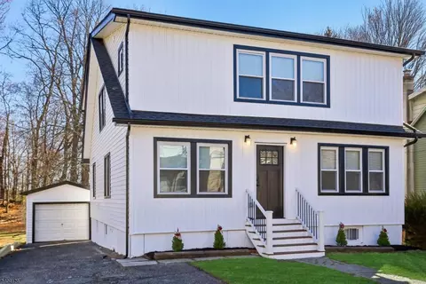 85 Madison St, Newton, NJ 07860