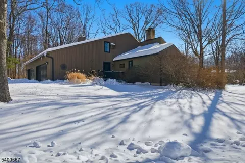 12 Margaret Ter, Sparta, NJ 07871