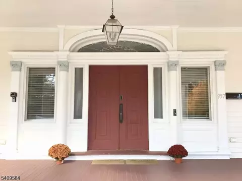 Entry Way - 957 Central Ave, Plainfield, NJ 07060 photo 3 of 9