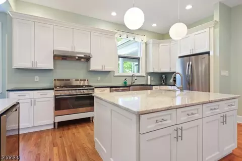 Kitchen - 957 Central Ave, Plainfield, NJ 07060 photo 2 of 4