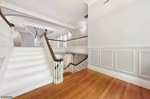 Entry Way - 957 Central Ave, Plainfield, NJ 07060 photo 5 of 9