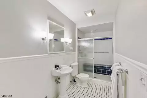 Bath - 957 Central Ave, Plainfield, NJ 07060 photo 2 of 7