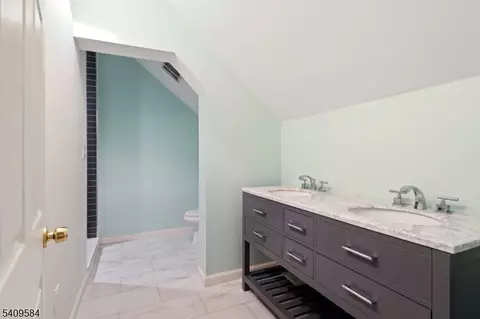 Bath - 957 Central Ave, Plainfield, NJ 07060 photo 3 of 7