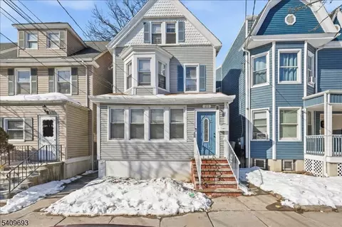 23 Cummings St, Irvington, NJ 07111