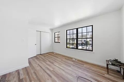 303 Maplecrest Rd, Edison, NJ 08820 photo 21