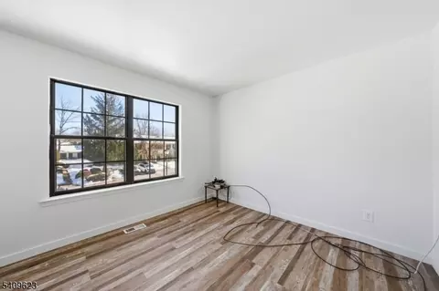 303 Maplecrest Rd, Edison, NJ 08820 photo 22