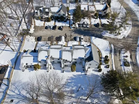 303 Maplecrest Rd, Edison, NJ 08820 photo 43