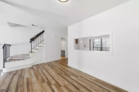 303 Maplecrest Rd, Edison, NJ 08820 photo 15