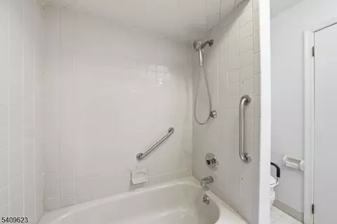 303 Maplecrest Rd, Edison, NJ 08820 photo 24