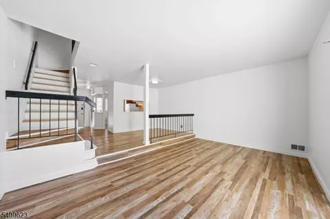 303 Maplecrest Rd, Edison, NJ 08820 photo 10