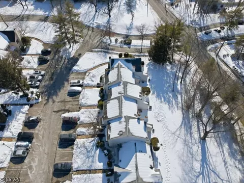 303 Maplecrest Rd, Edison, NJ 08820 photo 45