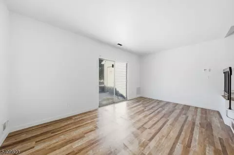 303 Maplecrest Rd, Edison, NJ 08820 photo 12