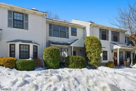 303 Maplecrest Rd, Edison, NJ 08820 photo 3