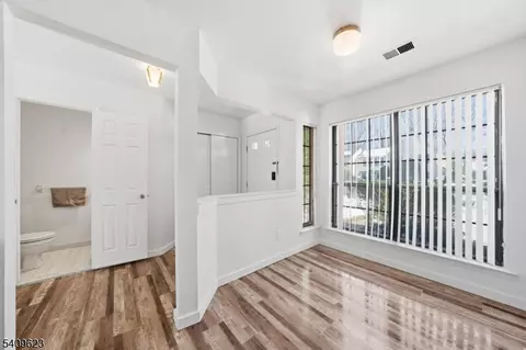 303 Maplecrest Rd, Edison, NJ 08820 photo 8