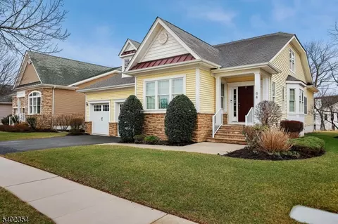 64 Bedford Dr, Skillman, NJ 08558