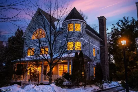 3 Christopher Ct, Montclair, NJ 07042