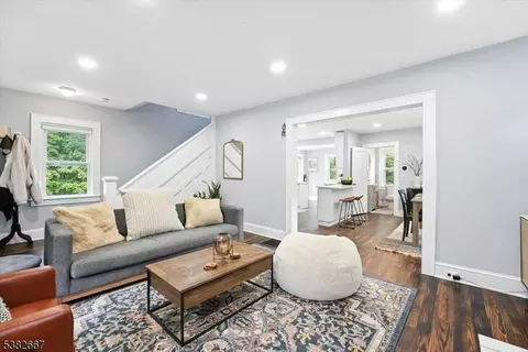 204 W Northfield Rd, Livingston, NJ 07039
