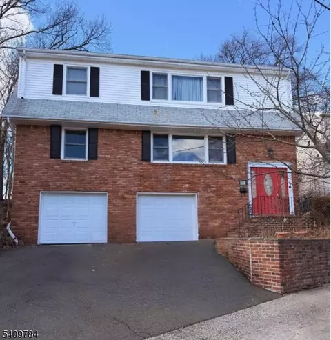 81 Lakeshore Dr, Prospect Park, NJ 07508