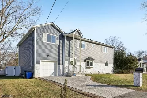 17 Maple Ave, Mahwah, NJ 07430