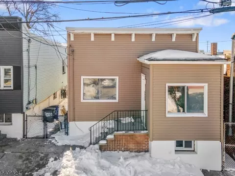 2023 46th St, North Bergen, NJ 07047