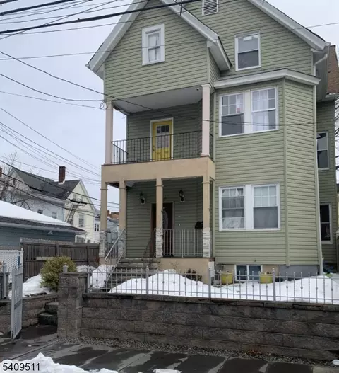 655 E 24th St, Paterson, NJ 07504