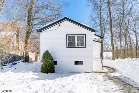 319 Tulsa Trl, Hopatcong, NJ 07843
