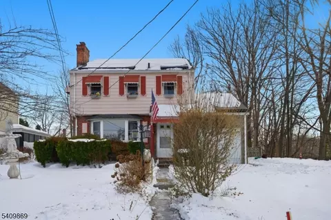 1067 Julia St, Teaneck, NJ 07666