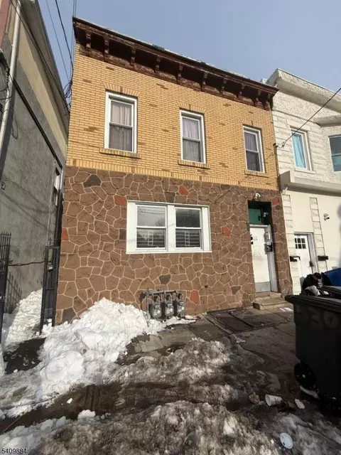 539 E Jersey St, Elizabeth City, NJ 07206
