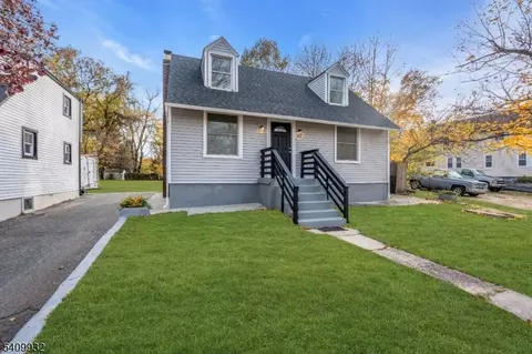 26 Center Oak Ave, Lawnside, NJ 08045