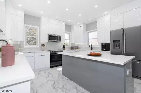57 Berlant Ave, Linden, NJ 07036