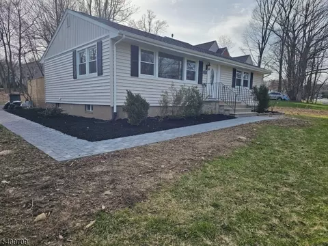275 Malapardis Rd, Hanover Twp, NJ 07927