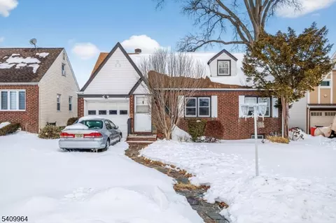115 Hartwich St, Maywood, NJ 07607
