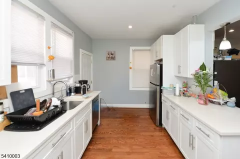 Entry Way - 135 Scheerer Ave, Newark, NJ 07112 photo 3 of 7