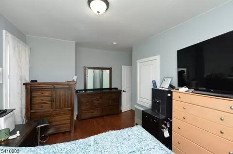 Bedroom - 135 Scheerer Ave, Newark, NJ 07112 photo 2 of 6
