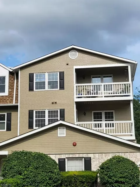 24 Heritage Dr # F, Chatham Twp, NJ 07928