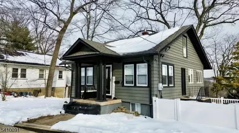 30 Woodside Ave, Haledon, NJ 07508