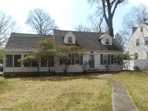 52 E Sumner Ave, Roselle Park, NJ 07204