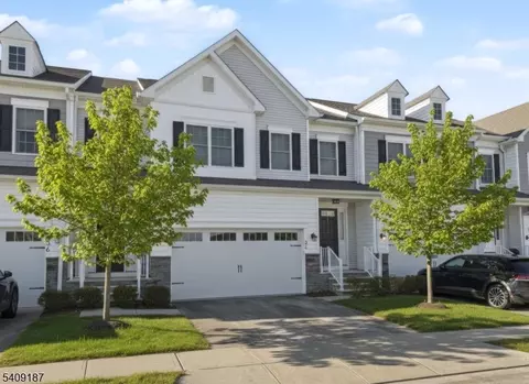 34 Aspen Dr, Cedar Grove, NJ 07009