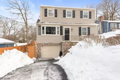 34 Bayview Ave, Hopatcong, NJ 07843