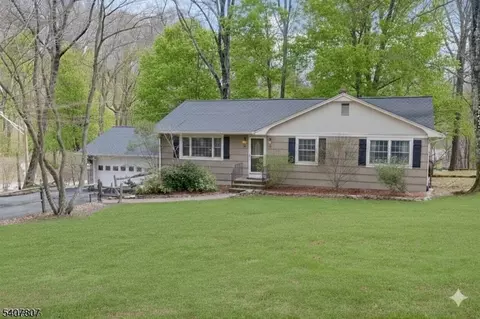 25 Dellwood Ave, Morristown, NJ 07960