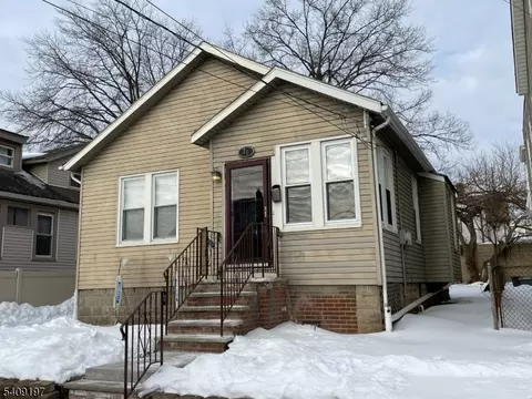 25 Bayview Ave, Newark, NJ 07112